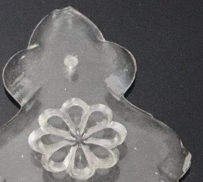 null Pair of crystal pendants engraved IHS and a rose. 
19th century.
H_14 cm, small...