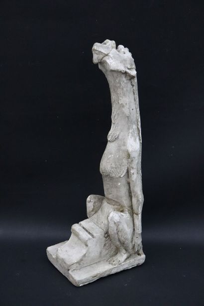 null Small gargoyle in plaster, representing an imaginary animal. 
H_40,5 cm, two...