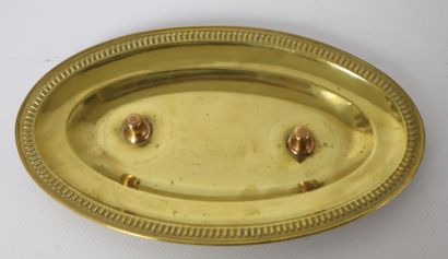 null Cruets in vermeil with decoration of friezes of leaves of refends. 
The handle...
