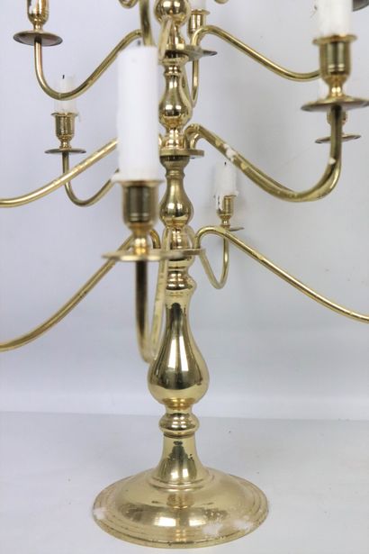null Important church candlestick with fifteen lights in gilt bronze.
The shaft in...