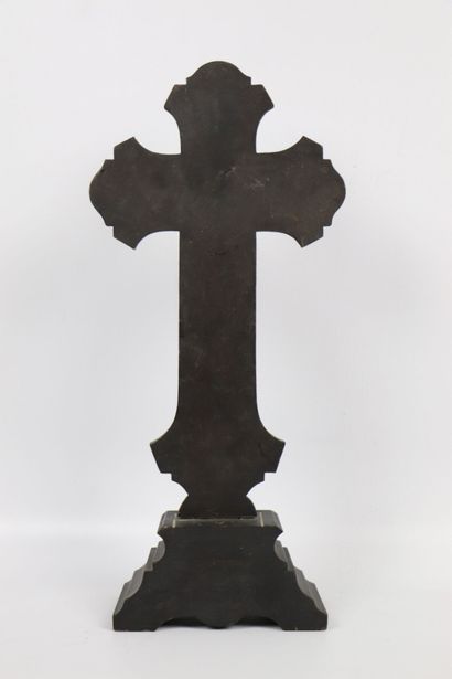 null Crucifix en métal argenté et doré sur âme en bois noirci. 
Fin du XIXème siècle.
H_39...