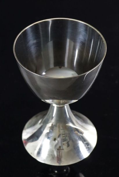null Chalice in silver, the pedestal in metal, ringed.
Art Deco period.
Goldsmith...