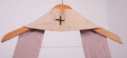 null Meeting of liturgical vestments in beige fabric decorated with a star of David...