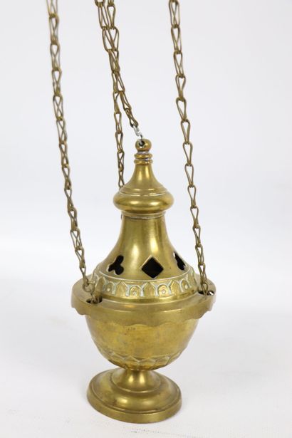 null Incense burner in gilt bronze. 
19th century. 
H_17 cm, without chain