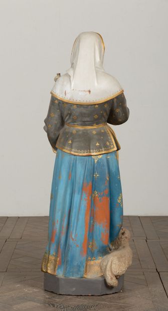null Saint Germaine in polychrome terracotta.
Her dress lets roses fall down to her...