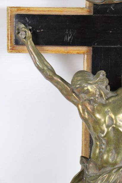 null Christ on the cross in gilt bronze, on a cross in blackened wood and resin.
End...
