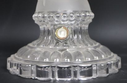 null BACCARAT. 
Virgin in pressed crystal moulded.
Marked on the back. 
End of the...
