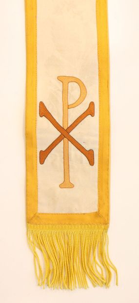null Religious stole in white silk and yellow wing. 
Decoration of the Christ P....