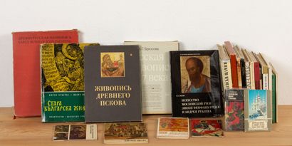 null Réunion d'une vingtaine de livres en russe traitant d'Art sacré.

