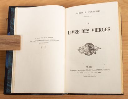 null D'ANNUNZIO (Gabriele). The Book of Virgins. Paris, Tallandier, (1911). In-12,...