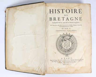 null LOBINEAU (Gui Alexis). Histoire de Bretagne. Paris, widow François Miguet, 1707....