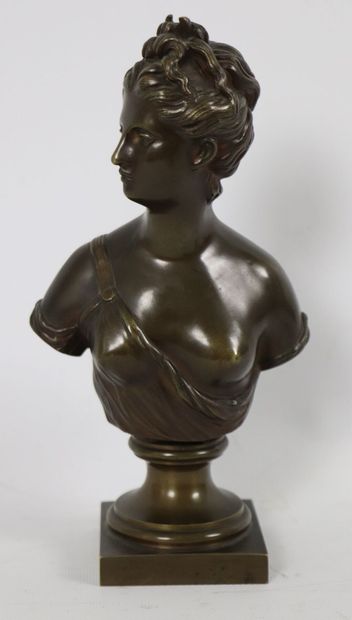 null Ecole française du XIXème siècle.
Buste de Diane.
Sculpture en bronze à patine...