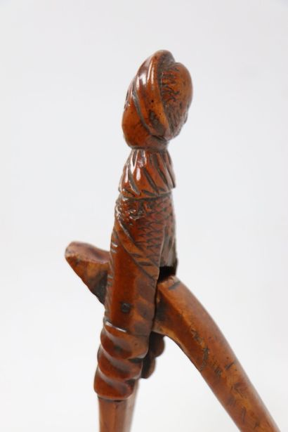 null Casse-noisette anthropomorphe buis vernis sculpté en forme de femme en pied...