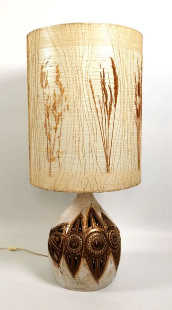 null Georges PELLETIER (born 1938).
Poisson lamp in chamotte clay.
Shade decorated...