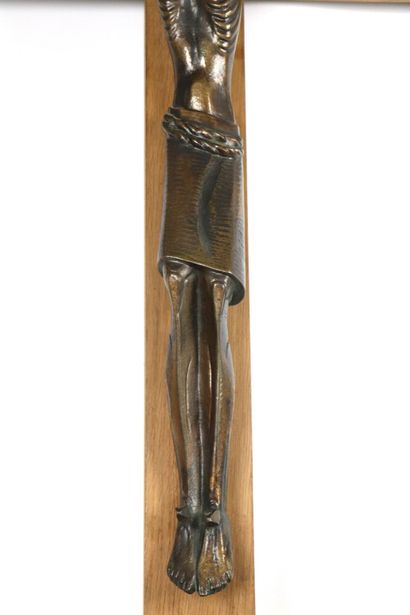 null Paul DUDEFFANT (actif au XXème Siècle)
Le Christ en Croix.
Bronze à patine brune...