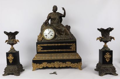 null Mantelpiece with philosopher décor including : 
- an Aristotle philosopher clock...