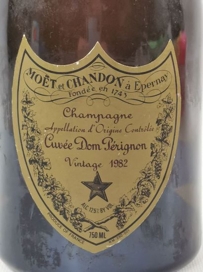 null CHAMPAGNE DOM PERIGNON.
Vintage: 1982.
1 bottle, b.l.c., accidents to cap