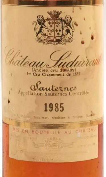 null CHATEAU SUDUIRAUT.
Vintage: 1985.
1 half-bottle, e.t., e.
