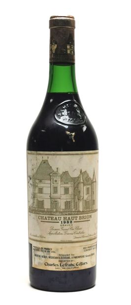 null CHATEAU HAUT- BRION.
Vintage: 1982.
Import U.S.A.
1 bottle, e.t.a., h.e.
