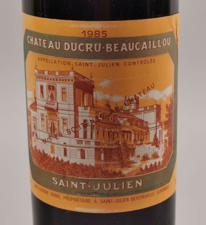 null CHATEAU DUCRU-BEAUCAILLOU.
Vintage:1985.
1 bottle, capsule damaged, b.g.