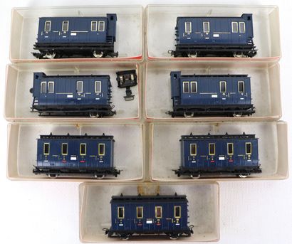 null JOUEF (HO).
V 43 / V 44.
Réunion de sept wagons dans leur boite d'origine.