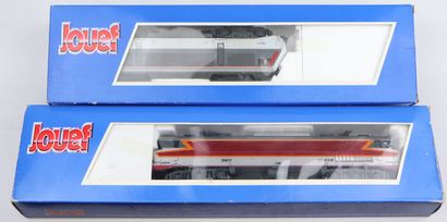 null JOUEF HO.
Ensemble de deux locomotives dans leurs boites :
- SNCF BB 26014,
-...