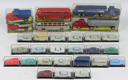 null NOREV.
Les micro miniatures de Norev, réunion de vingt huit véhicules, dans...