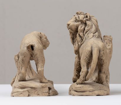 null Ecole française du XVIIIème siècle.
Lion et lionne.
Paire de sculptures en terre...