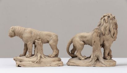null Ecole française du XVIIIème siècle.
Lion et lionne.
Paire de sculptures en terre...