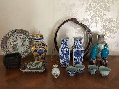 null Lot de vases en céramique, Chine moderne