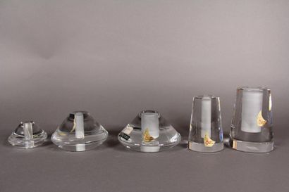 null SCHNEIDER 
	Lot de six bougeoirs conique en cristal blanc modelé de taille différente....