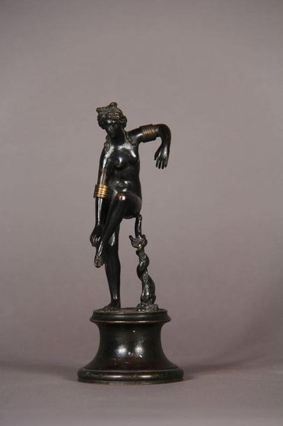 null Georgio SOMMER (1834-1914)
Jeune femme nue à la sandale
Sculpture en bronze...