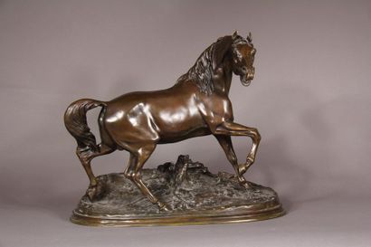 null Pierre-Jules MENE (1810-1879) d'après
Cheval libre
Sculpture en bronze à patine...