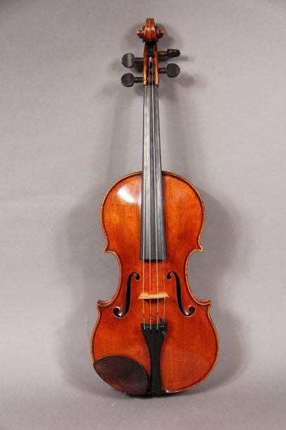 null Beau violon fait par jean BAUER à Angers, année
1954, bon état de conservation,...