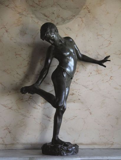 null Annibale DE LOTTO (1877-1932) d'après
Le jeune homme au crabe
Sculpture en bronze...