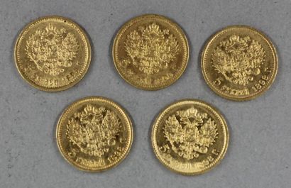 null *Cinq pièces de 5 roubles en or