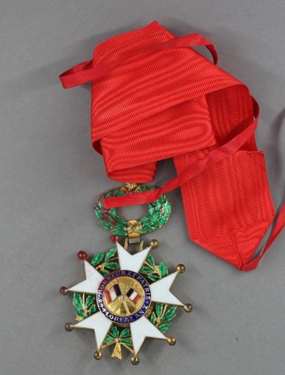 null Une étoile de commandeur de la Légion d'Honneur, 
Epoque IV ème République,...