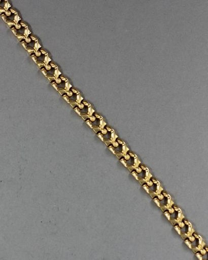 null Bracelet à maillons ajourés en or jaune 18k, pds : 13,5 g.