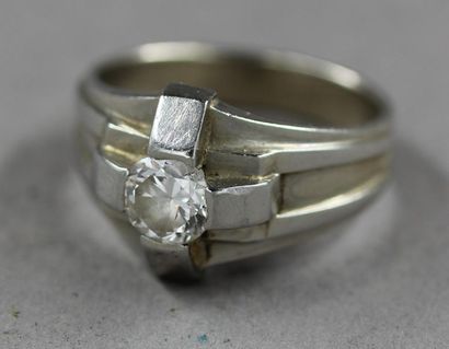 null Bague en or gris 18k sertie d'un diamant taille ancienne d'env.0,75 cts, pds...