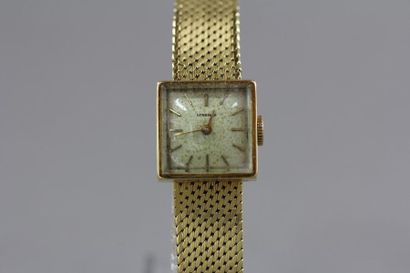 null LONGINES
Bracelet-montre de dame à boitier carré en or jaune 18k, pds brut :...