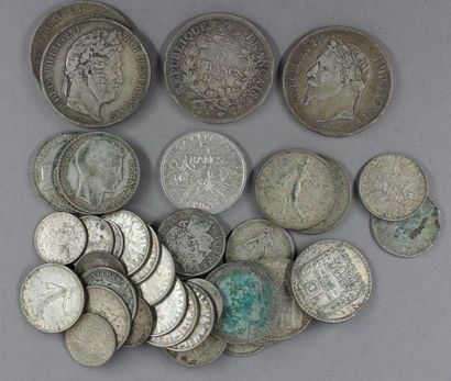 null Quatre pièces de 5 FF (1836,1848,1867,1874), six pièces de 10 FF Turin, une...