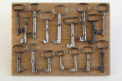 null Collection de 16 clés du début 18ème siècle au début 19ème siècle : dont 5 bénardes,...
