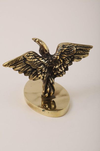 null Aigle aux ailes déployées en bronze sur socle de même circa 1930 : aigle de...
