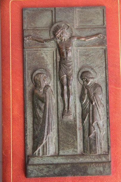 null Ignacio GALLO (XIX-XXème s.)
La crucifixion
Bas-relief en bronze à patine verte,...