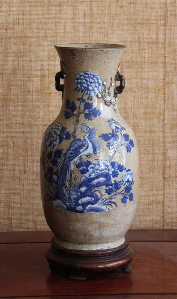 null Vase balustre en faïence de Nankin 
H : 43 cm