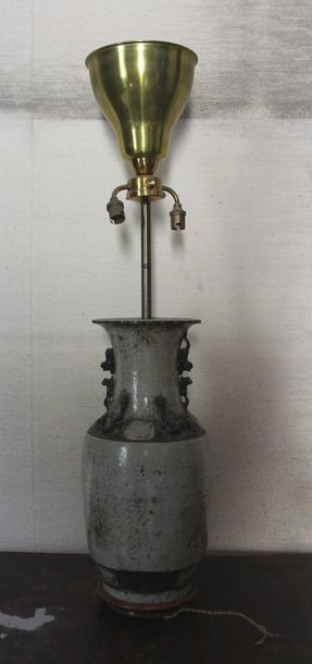 null Vase balustre transformé en pied de lampe en céramique craquelée 
H : 44 cm
