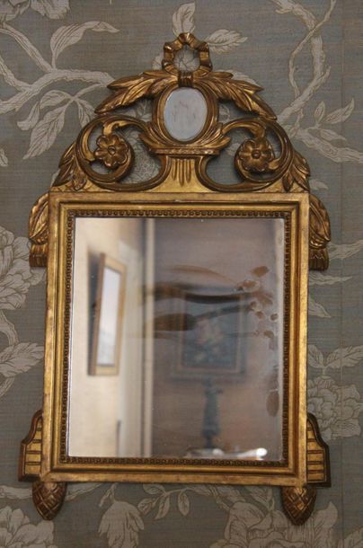 null Glace en bois doré, style Louis XVI
68 x 44 cm