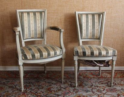 null Chaise et fauteuil cabriolet en bois laqué blanc et bleu, style Louis XVI