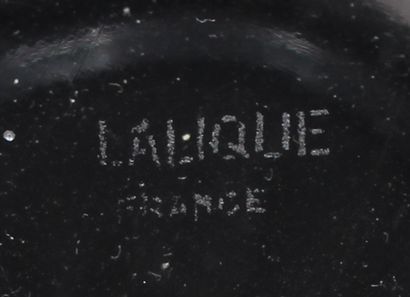 null René LALIQUE (1860-1945)
Coupe Marguerites. Épreuve de tirage industriel réalisée...