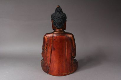 null *Gilt lacquered wooden subject, representing the sitting Buddha in padmâsana,...